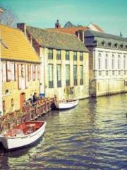 lt;Mr. Bao, Mrs. Bao